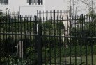 Currans Hillback-yard-fencing-2.jpg; ?>